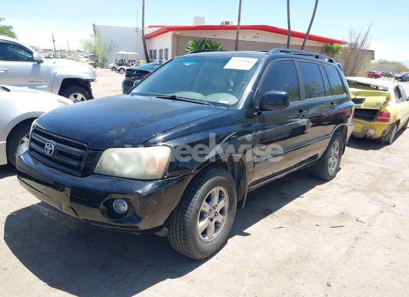 Photo 2 of 2005 Toyota Highlander V6 (VIN JTEEP21A350133164)