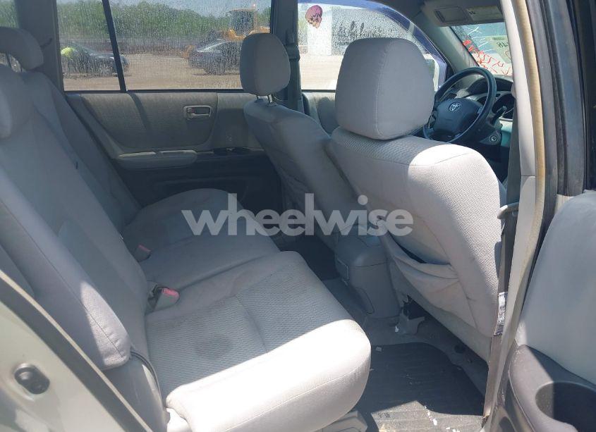 Photo 8 of 2006 Toyota Highlander V6 (VIN JTEEP21A360150984)