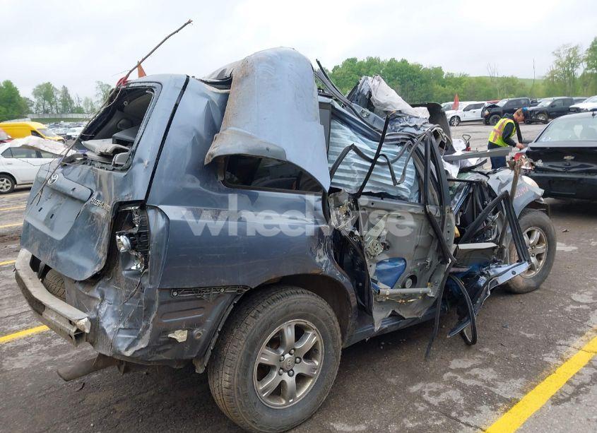 Photo 4 of 2006 Toyota Highlander V6 (VIN JTEEP21A360154405)