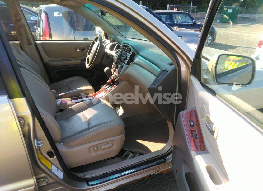 Photo 5 of 2007 Toyota Highlander LIMITED V6 (VIN JTEEP21A370217620)