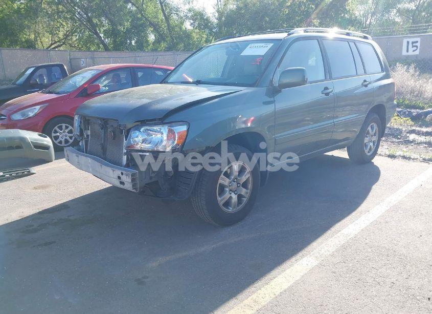 Photo 2 of 2005 Toyota Highlander V6 (VIN JTEEP21A450074383)