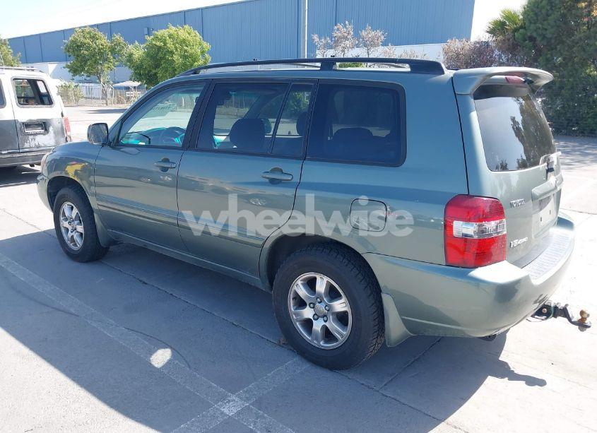 Photo 3 of 2005 Toyota Highlander V6 (VIN JTEEP21A550082010)