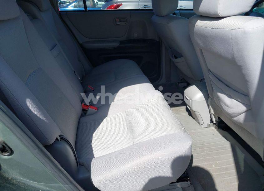 Photo 8 of 2005 Toyota Highlander V6 (VIN JTEEP21A550082010)