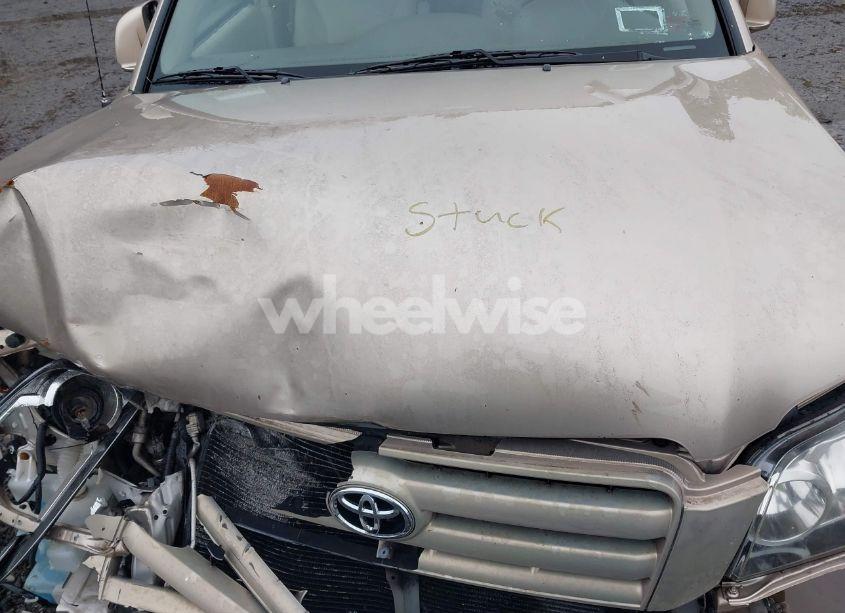 Photo 10 of 2005 Toyota Highlander V6 (VIN JTEEP21A650075969)