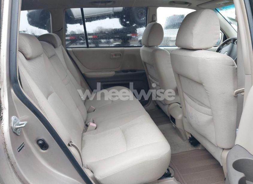 Photo 8 of 2005 Toyota Highlander V6 (VIN JTEEP21A650075969)