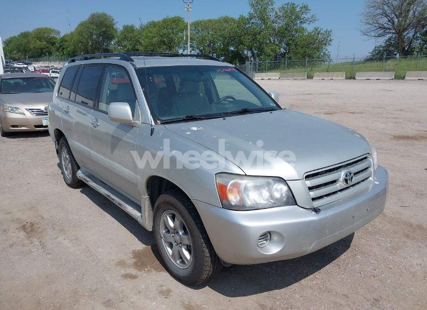Photo 12 of 2005 Toyota Highlander V6 (VIN JTEEP21A650078502)