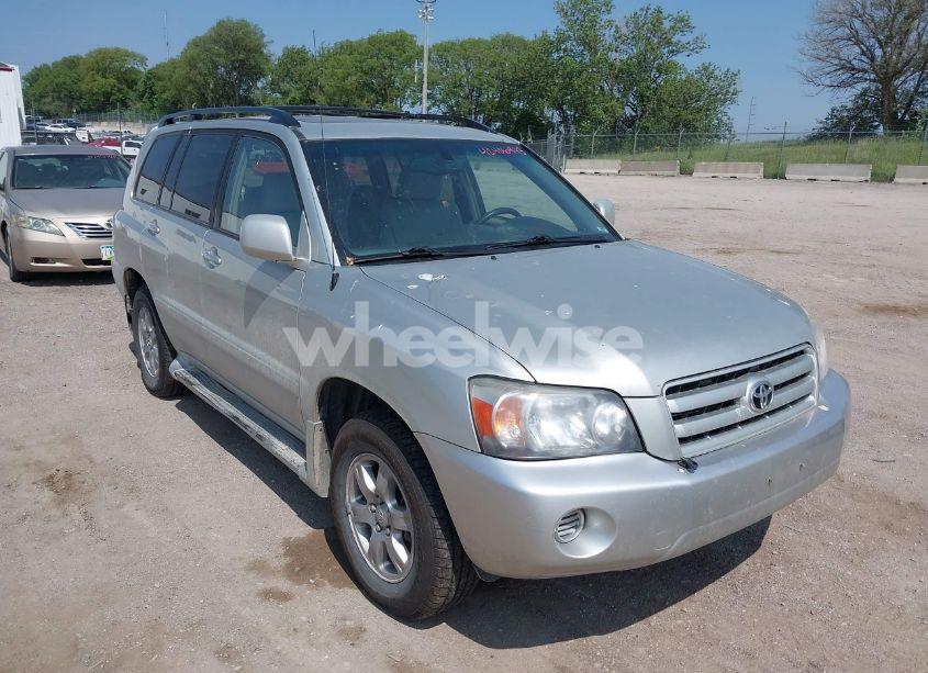 Photo 6 of 2005 Toyota Highlander V6 (VIN JTEEP21A650078502)