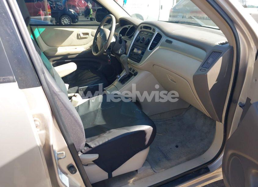 Photo 5 of 2006 Toyota Highlander V6 (VIN JTEEP21A660174390)