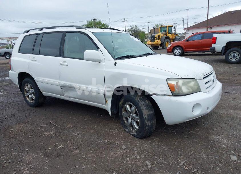 2005 Toyota Highlander V6 (VIN JTEEP21A750088746) main photo