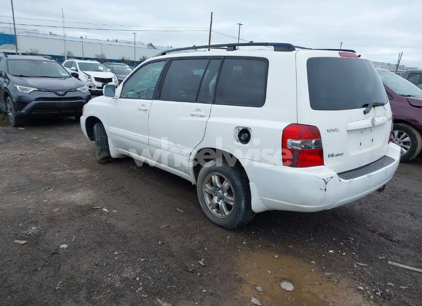 Photo 3 of 2005 Toyota Highlander V6 (VIN JTEEP21A750088746)