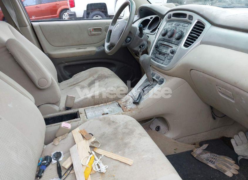 Photo 5 of 2005 Toyota Highlander V6 (VIN JTEEP21A750088746)