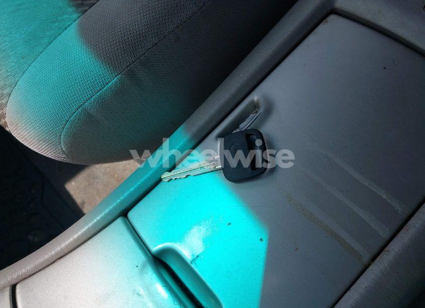 Photo 11 of 2005 Toyota Highlander V6 (VIN JTEEP21A750096989)