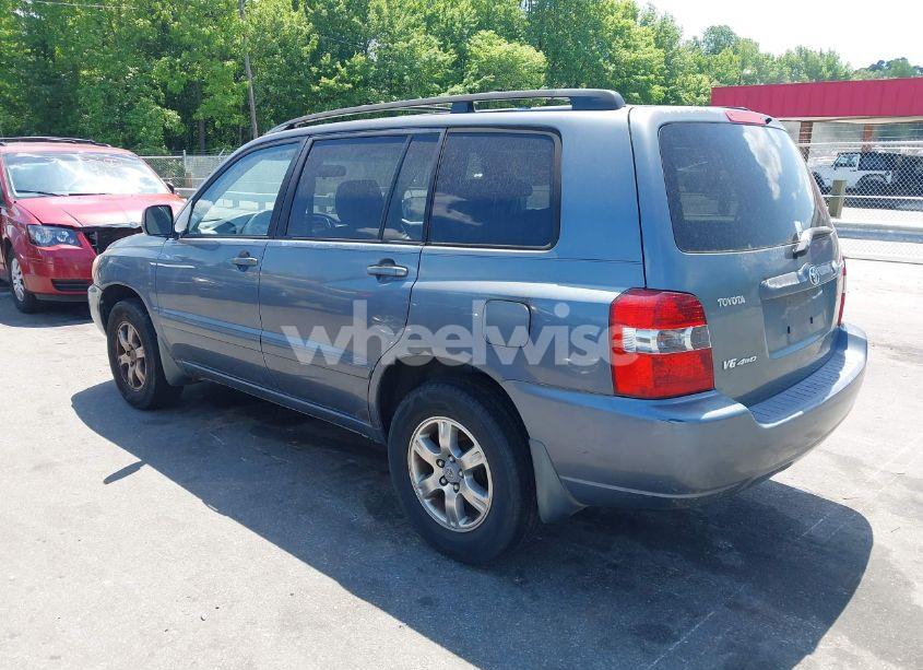 Photo 3 of 2005 Toyota Highlander V6 (VIN JTEEP21A750096989)