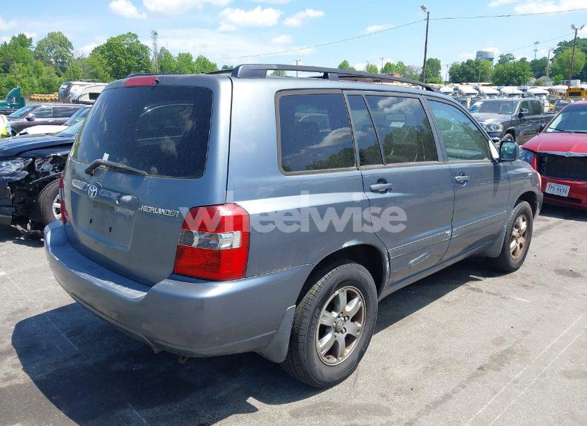 Photo 4 of 2005 Toyota Highlander V6 (VIN JTEEP21A750096989)