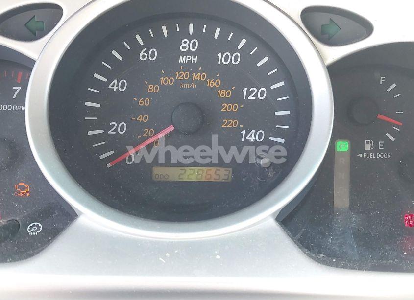 Photo 7 of 2005 Toyota Highlander V6 (VIN JTEEP21A750096989)