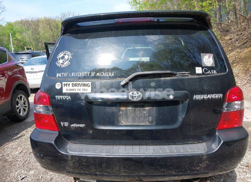 Photo 16 of 2005 Toyota Highlander V6 (VIN JTEEP21A750124824)