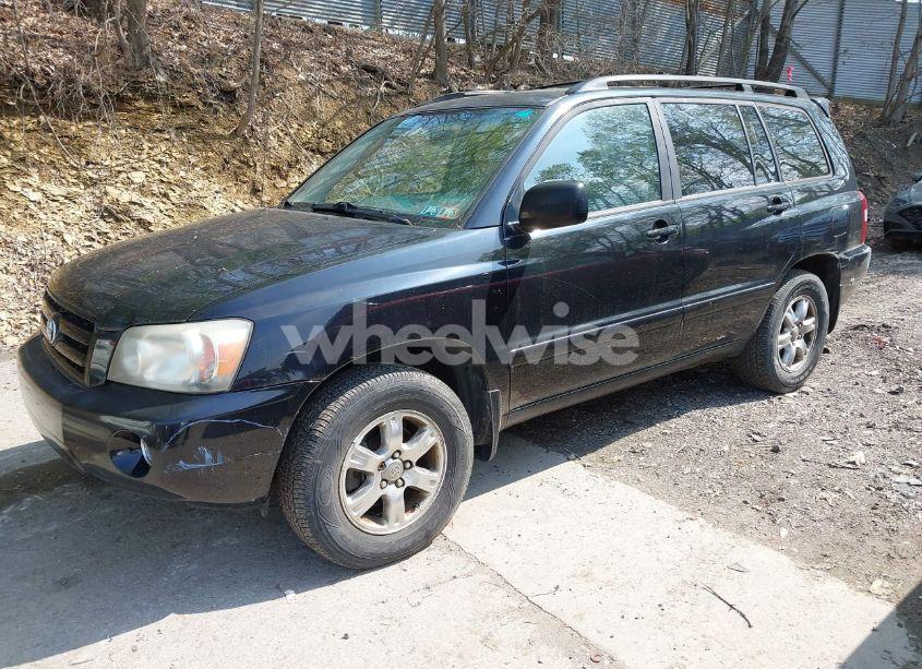 Photo 2 of 2005 Toyota Highlander V6 (VIN JTEEP21A750124824)