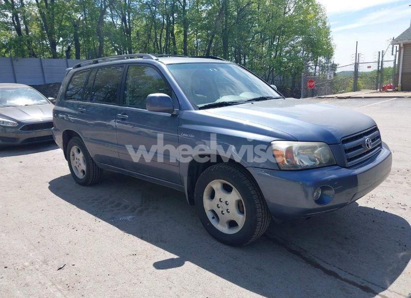 2005 Toyota Highlander LIMITED V6 (VIN JTEEP21A850121866) main photo