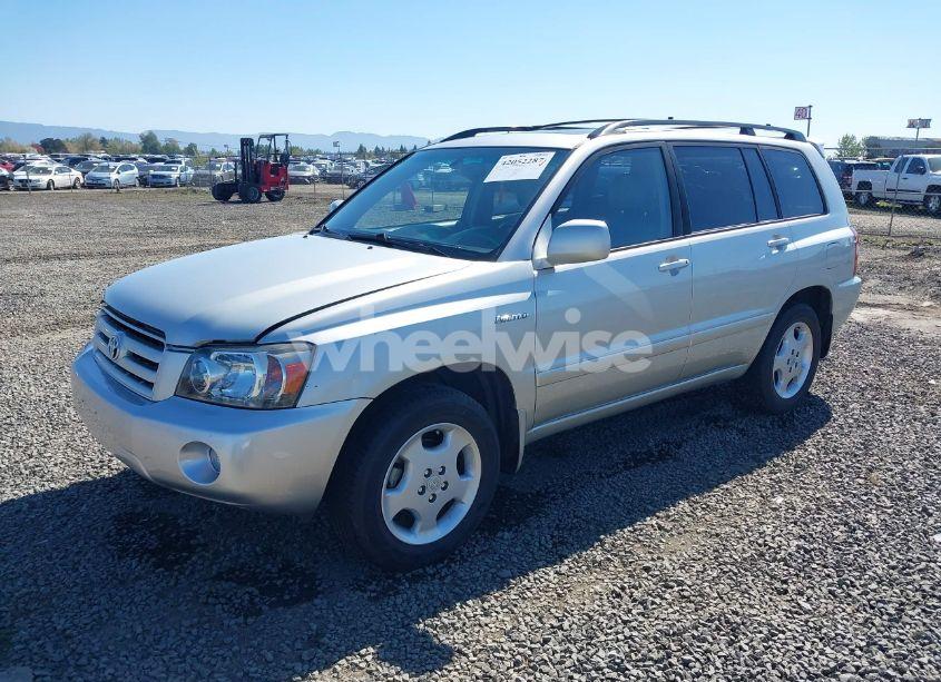 Photo 2 of 2005 Toyota Highlander LIMITED V6 (VIN JTEEP21A950078493)