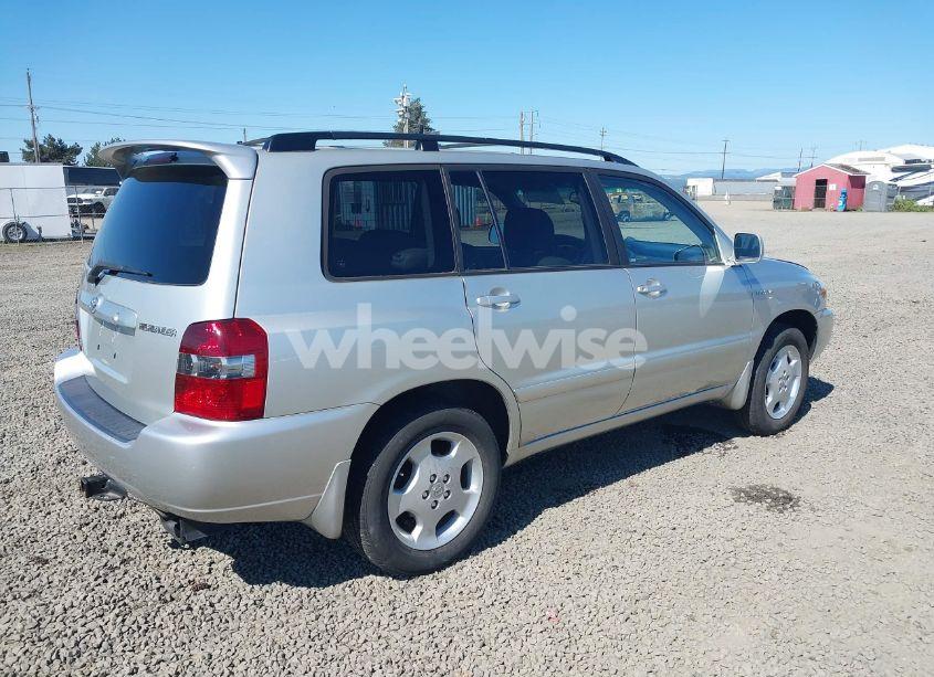 Photo 4 of 2005 Toyota Highlander LIMITED V6 (VIN JTEEP21A950078493)