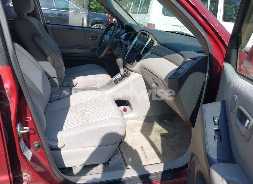 Photo 5 of 2005 Toyota Highlander V6 (VIN JTEEP21A950121603)