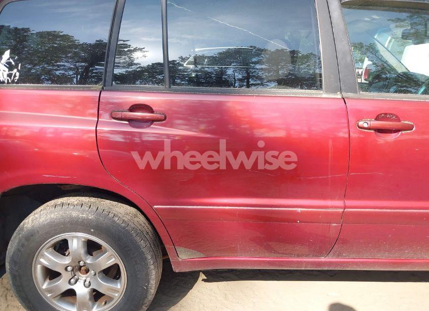 Photo 6 of 2005 Toyota Highlander V6 (VIN JTEEP21A950121603)