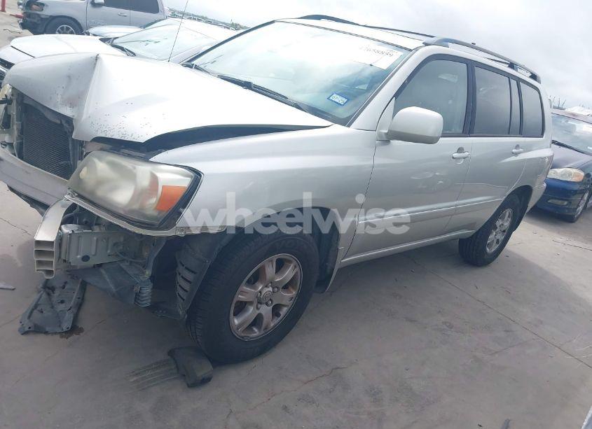 Photo 2 of 2005 Toyota Highlander V6 (VIN JTEEP21AX50093942)