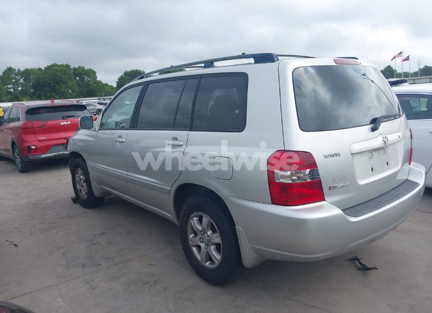 Photo 3 of 2005 Toyota Highlander V6 (VIN JTEEP21AX50093942)