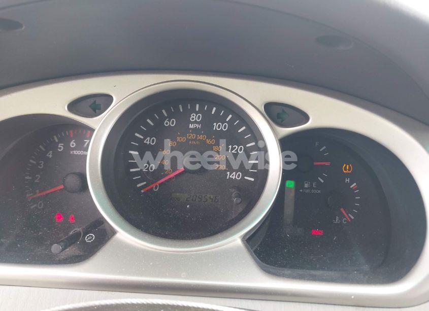 Photo 7 of 2005 Toyota Highlander V6 (VIN JTEEP21AX50093942)