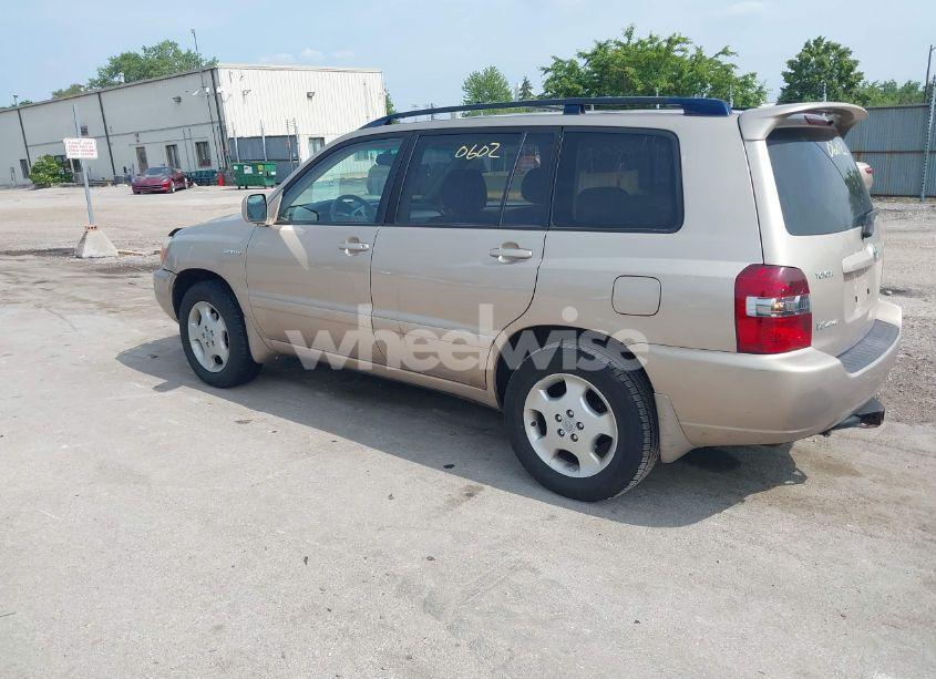 Photo 3 of 2005 Toyota Highlander LIMITED V6 (VIN JTEEP21AX50133484)