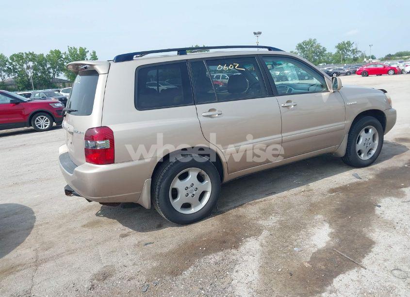 Photo 4 of 2005 Toyota Highlander LIMITED V6 (VIN JTEEP21AX50133484)