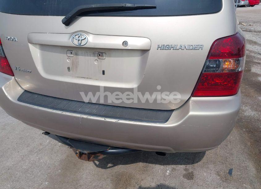 Photo 6 of 2005 Toyota Highlander LIMITED V6 (VIN JTEEP21AX50133484)