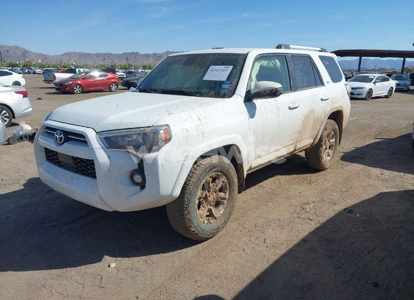 Photo 2 of 2024 Toyota 4runner SR5 (VIN JTEEU5JR0R5313971)