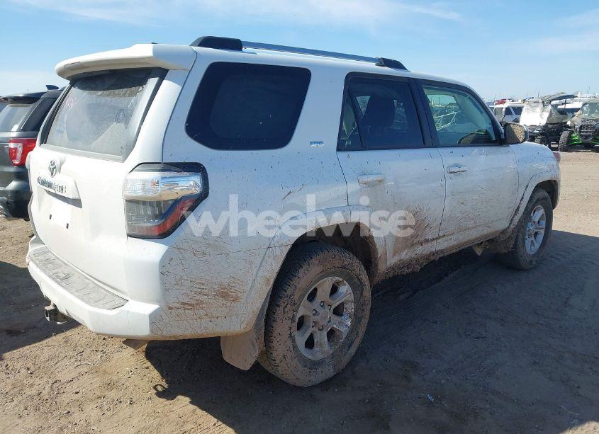 Photo 4 of 2024 Toyota 4runner SR5 (VIN JTEEU5JR0R5313971)