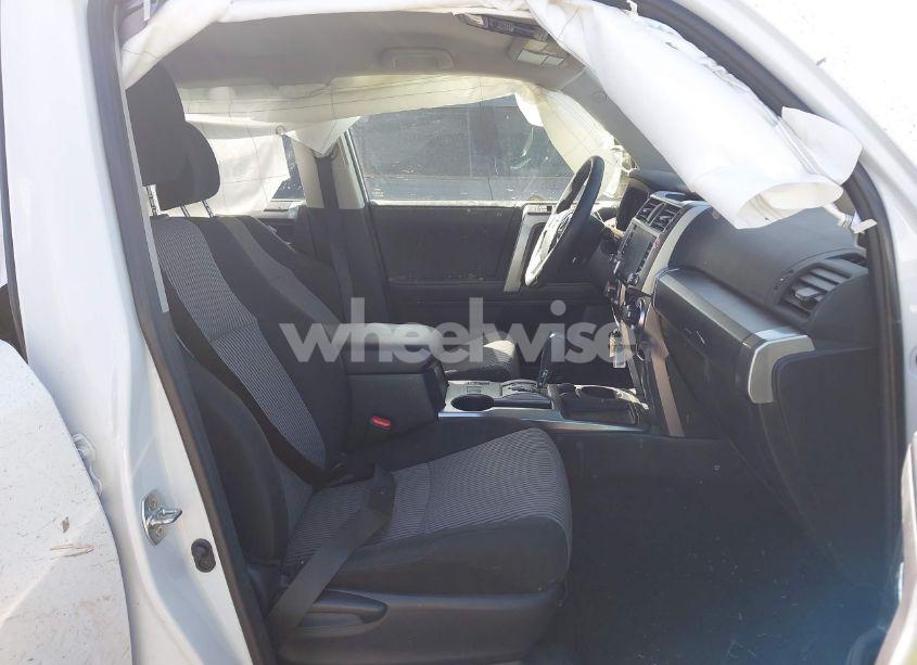 Photo 5 of 2024 Toyota 4runner SR5 (VIN JTEEU5JR0R5313971)