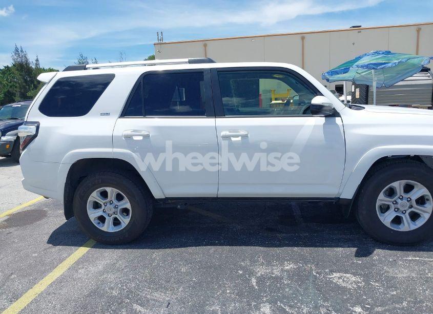 Photo 13 of 2024 Toyota 4runner SR5 (VIN JTEEU5JR6R5310976)