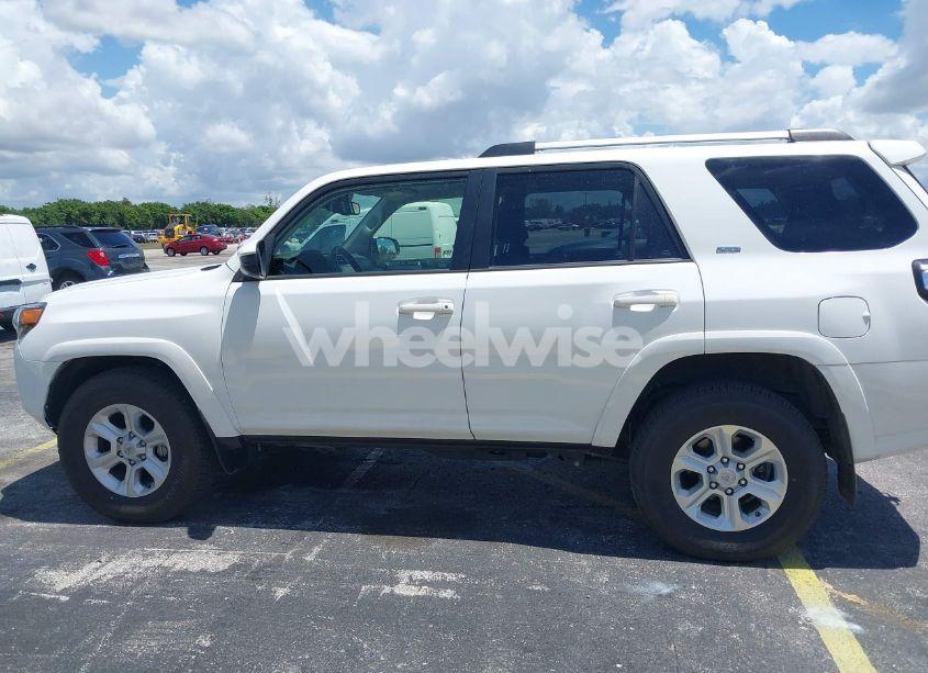 Photo 14 of 2024 Toyota 4runner SR5 (VIN JTEEU5JR6R5310976)