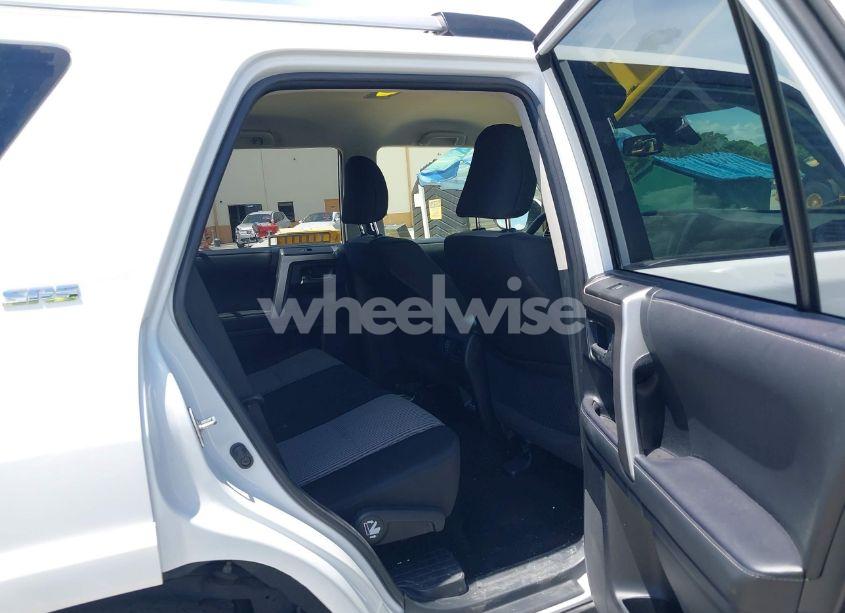 Photo 8 of 2024 Toyota 4runner SR5 (VIN JTEEU5JR6R5310976)