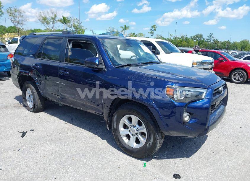 2021 Toyota 4runner SR5 (VIN JTEEU5JR7M5238629) main photo