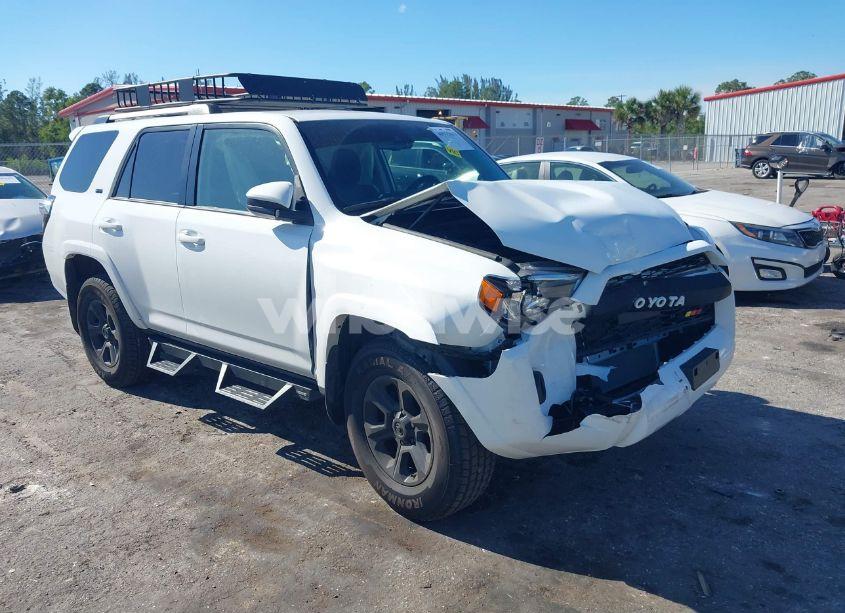 2021 Toyota 4runner SR5 (VIN JTEEU5JR7M5249971) main photo