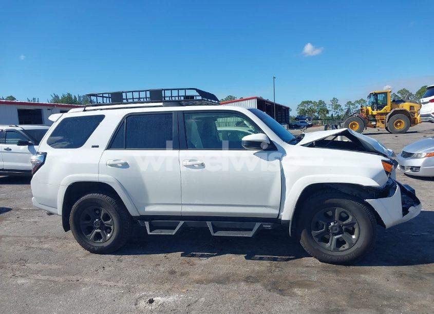 Photo 13 of 2021 Toyota 4runner SR5 (VIN JTEEU5JR7M5249971)