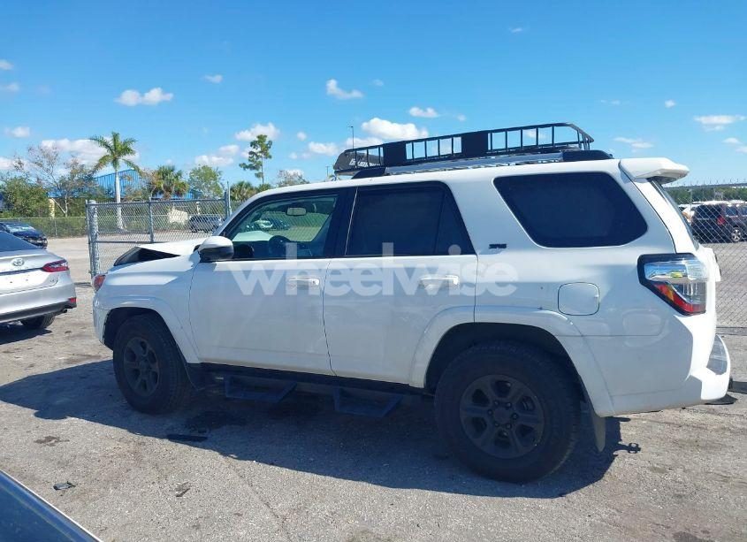 Photo 14 of 2021 Toyota 4runner SR5 (VIN JTEEU5JR7M5249971)