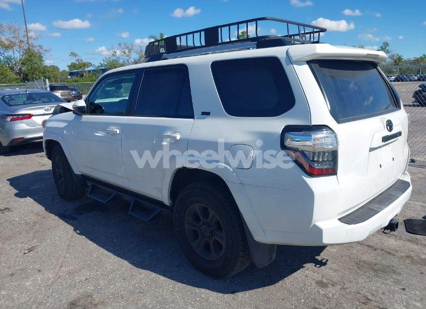 Photo 3 of 2021 Toyota 4runner SR5 (VIN JTEEU5JR7M5249971)