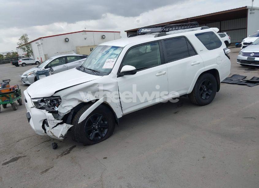 Photo 2 of 2022 Toyota 4runner SR5 (VIN JTEEU5JR7N5257599)