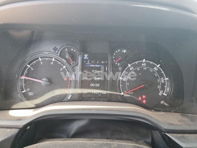 Photo 10 of 2024 TOYOTA 4RUNNER SR5 N/A (VIN JTEEU5JRXR5314819)