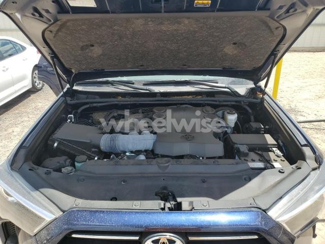 Photo 5 of 2024 TOYOTA 4RUNNER SR5 N/A (VIN JTEEU5JRXR5314819)