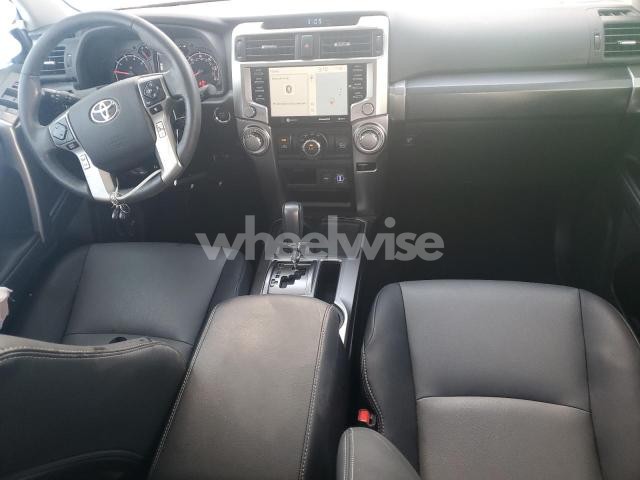 Photo 5 of 2024 TOYOTA 4RUNNER SR5 N/A (VIN JTEFU5JR4R5309166)