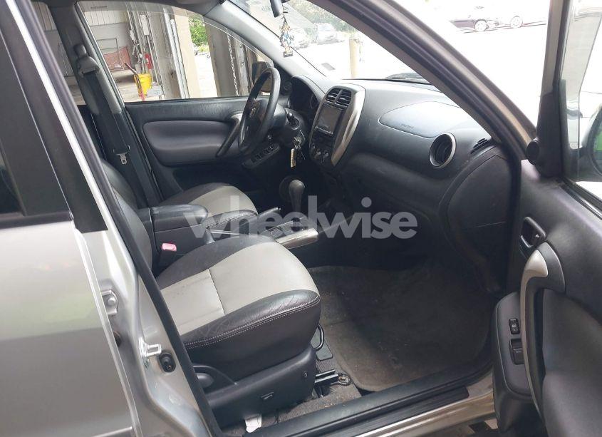 Photo 5 of 2004 Toyota Rav4 (VIN JTEGD20V240027583)