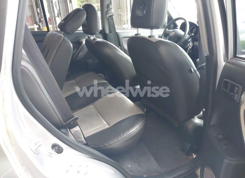 Photo 8 of 2004 Toyota Rav4 (VIN JTEGD20V240027583)