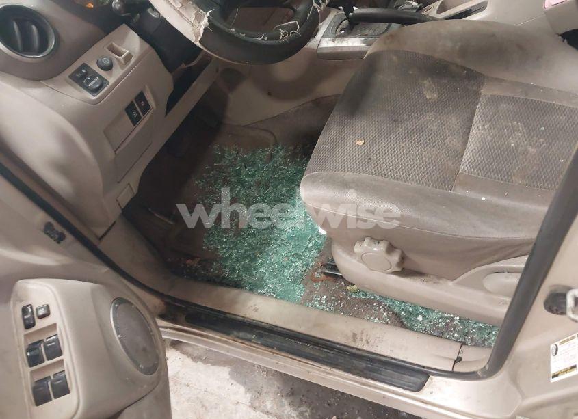 Photo 6 of 2004 Toyota Rav4 (VIN JTEGD20V740005644)